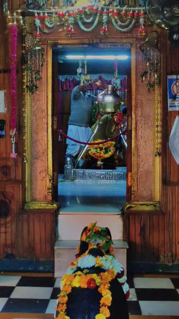 Kashi Vishwanath Temple Uttarkashi Uttarakhand Shiva shrine Garbh Graha