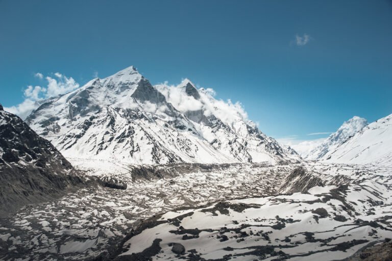 the wide expanse of gangotri glacier