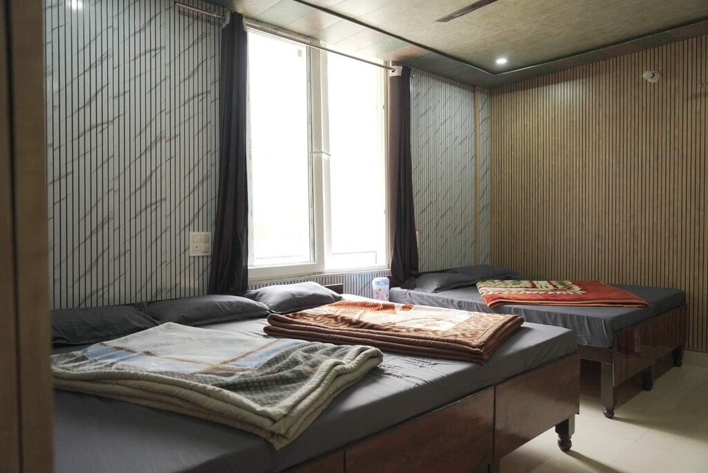 Deluxe three room