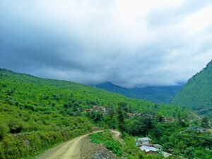 Bhatwari Village Travel Guide: The Town That Keeps the Valley Moving