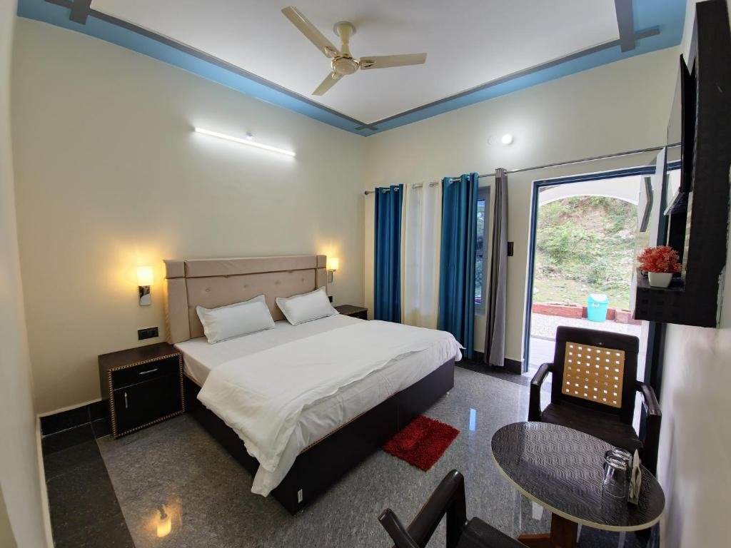 Deluxe Double Room with Bath
