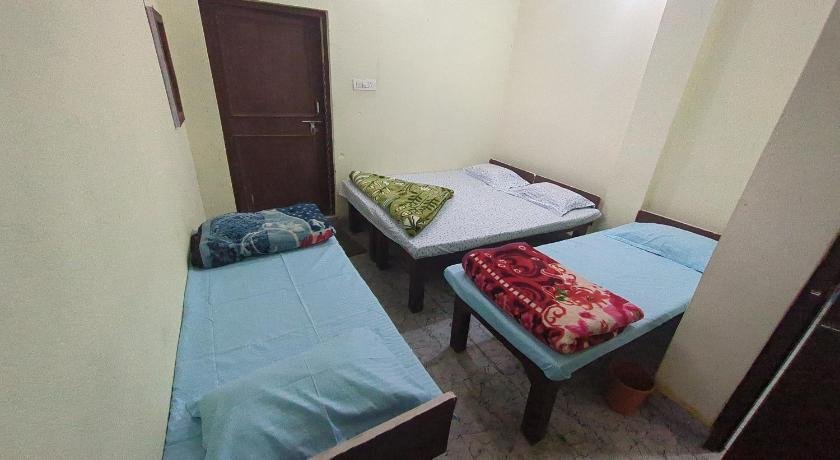 Quadruple Room with Private Bathroom