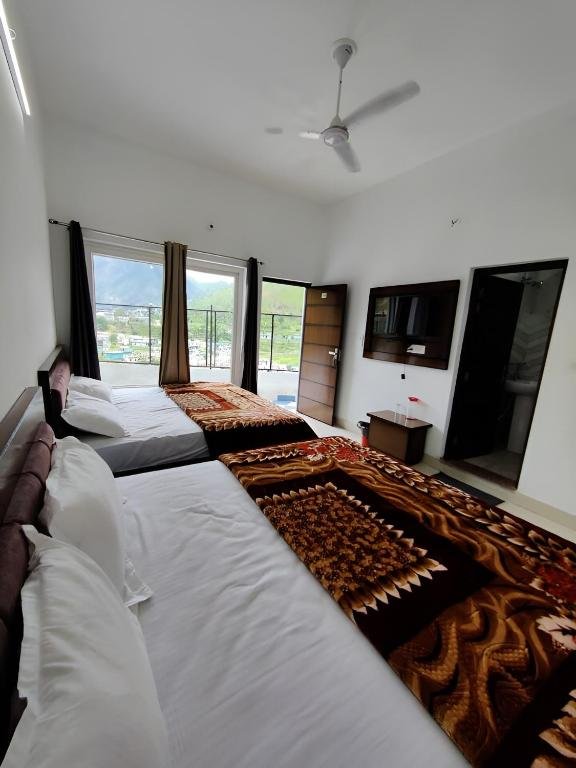 Quadruple Room with Mountain View