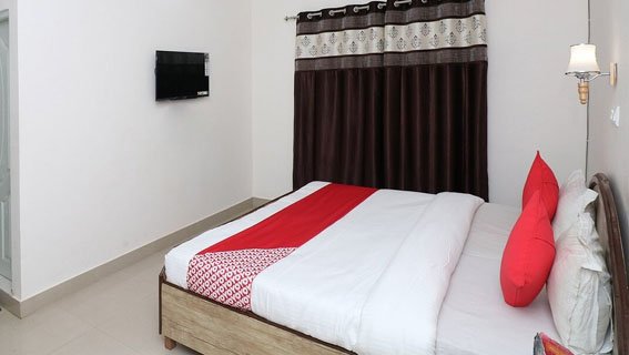 Quard Sharing Deluxe Non AC Room