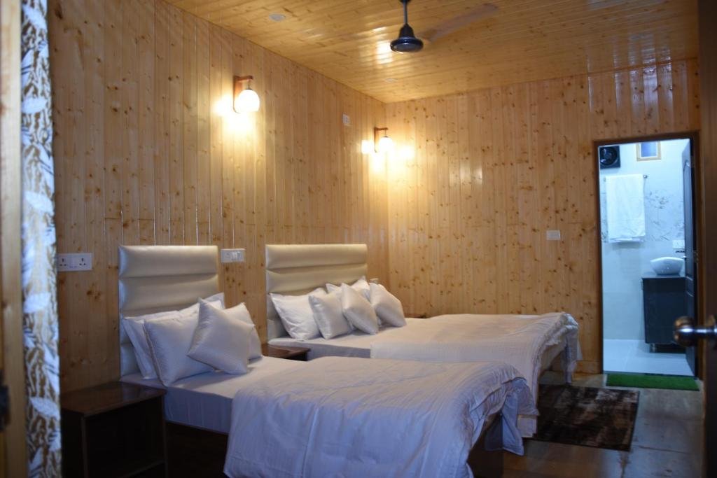 Triple Room with Mountain View