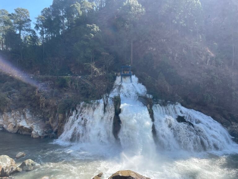 Khedi Waterfall Tour Guide: Maneri’s Roadside Marvel