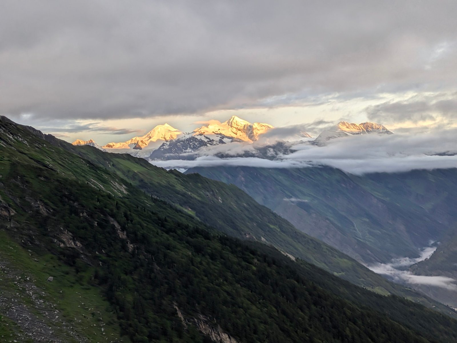 Jhinda Bugyal meadow view Uttarkashi trek
