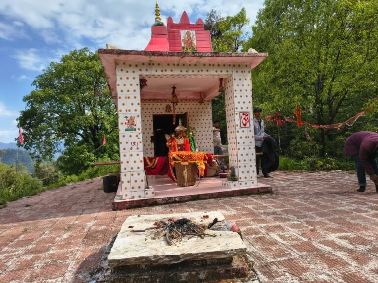 Ayana Devi Temple Uttarkashi – Complete Hike & Travel Guide